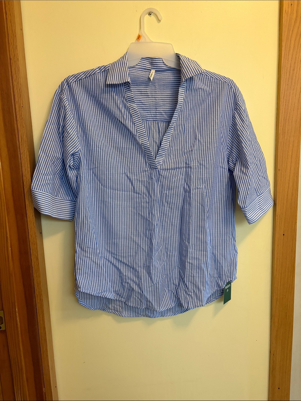 HALARA Blue and White Striped V-Neck Shirt